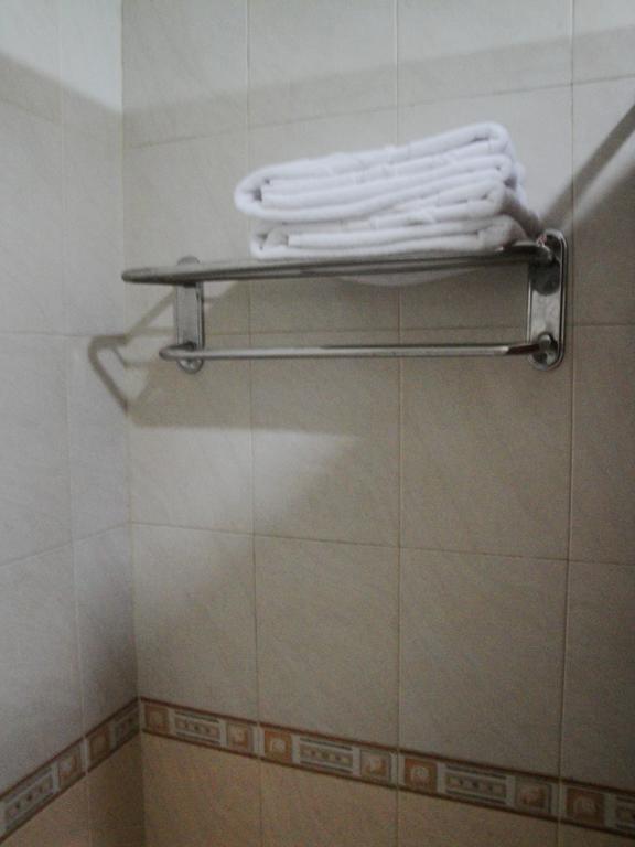 Imperial Hotel Kendari Rum bild